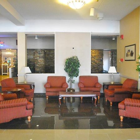 Lancaster Family Resort Smoketown  Interior photo