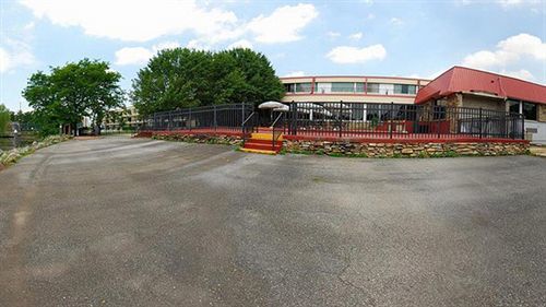 Lancaster Family Resort Smoketown  Exterior photo
