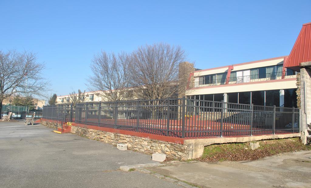 Lancaster Family Resort Smoketown  Exterior photo